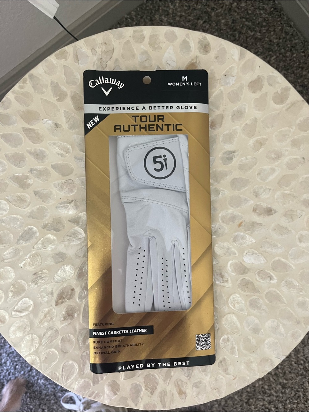 Callaway Golf Glove Packaging in Gold and White